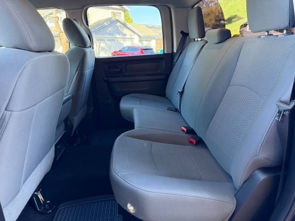 2015 RAM 1500 Crew Cab - Photo 12