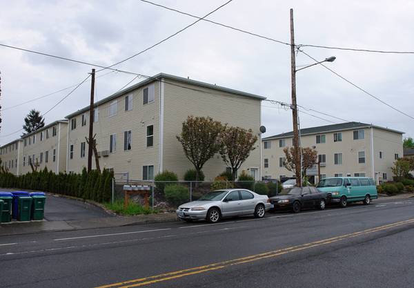 $1,500 / 2br - Washer & Dryer in Large 2 Bed Townhome >> Sprawling Green Spaces (East Portland)63820795640065121