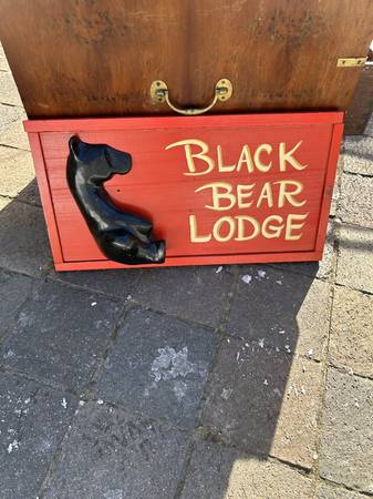 Hand carved,  hand painted vintage Black Bear Lodge sign A225 1