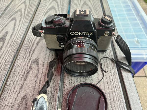 Contax 139 Quartz Camera + Carl Zeiss Planar F7 Lens 1