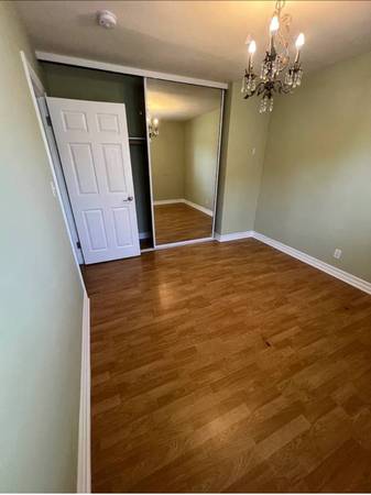 $1,350 / 3br - Bedroom with shared bath for rent (Burbank)64035738437633121