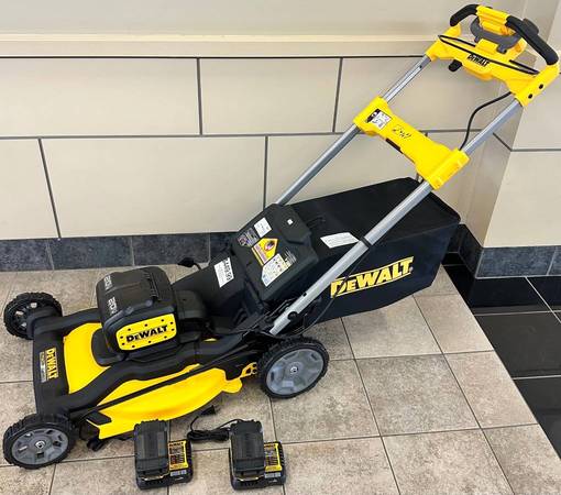 Dewalt Self Propelled Lawnmower 1