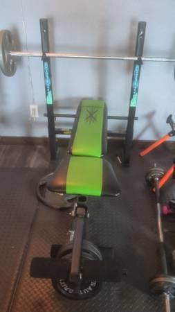 Weight bench with weights 1