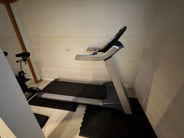 Precor TRM223 Treadmill 1