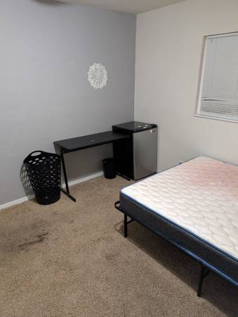 $650 / 1br - 120ft2 - Room for rent (REDDING)63972529313539121