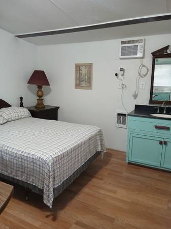 $900 / 1br - Small apt studio. (Conyers)63964399873923122