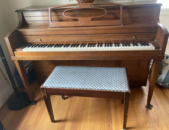 Ivers and Pond piano 1