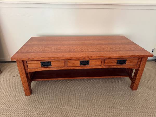 OAK COFFEE TABLE 1