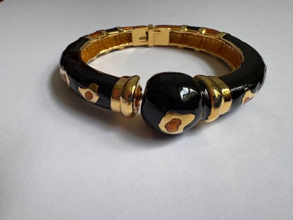Black/Gold lacquer bracelet 1
