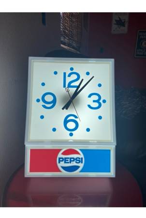 vintage lighted working PEPSI Clock 1