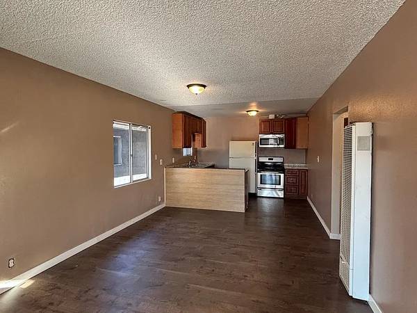 $1,750 / 3br - Welcome to this 3 bedrooms 1 bath house in the City Of San Diego.64037218450945120