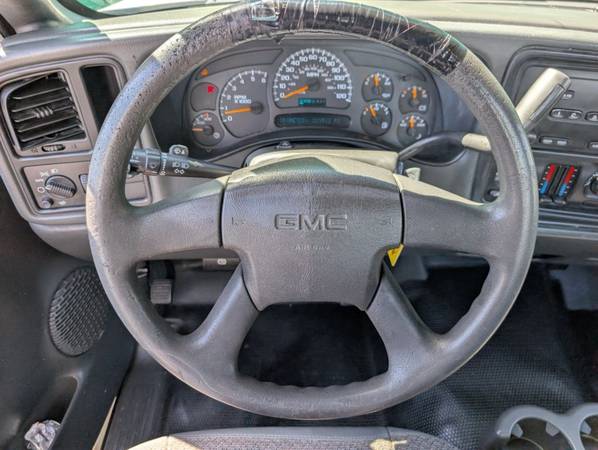 2005 GMC Sierra 2500HD - Photo 13