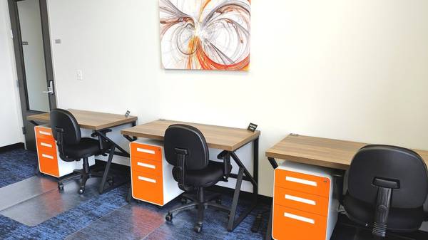 Designated Desks for rent $165/mo in easy access Ft Worth Office Bldg 1