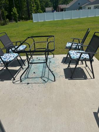 Frame from garden metal patio table to pick up for free 1