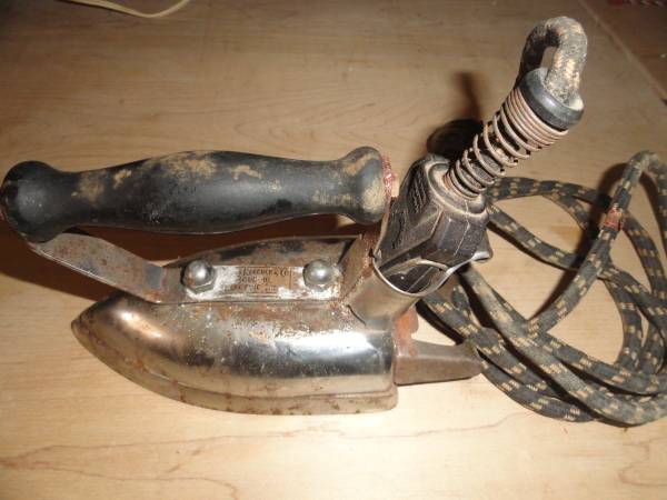 SEARS AND ROEBUCK ANTIQUE BOUDOIR ELECTRIC IRON with CORD – SOLD AS IS 1