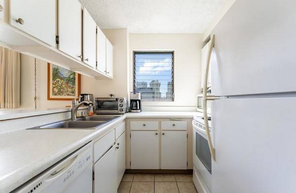 $550 / 1br - Spacious furnished master bedroom with private bathroom (Columbus)63843421393025121