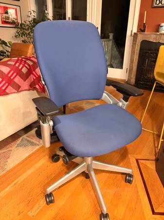 Steelcase Leap V2 Task Chair Navy / Gray Loaded 1