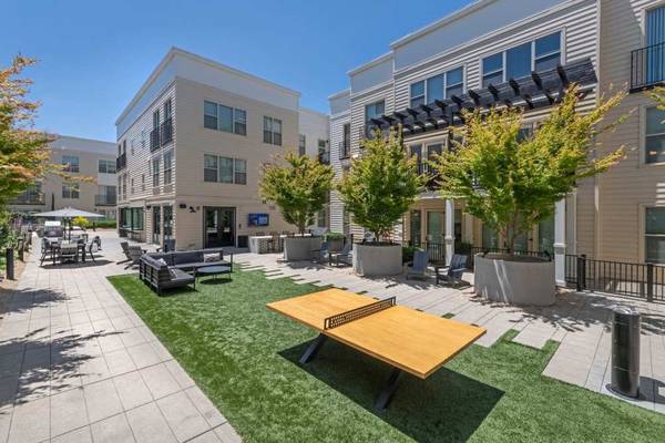 1BD, 1BA - Love Your Cozy Retreat at The Dylan! ☺️ 1