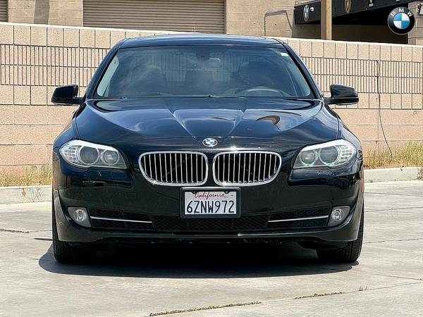 2013 BMW 528i Sedan en EXCELENTE ESTADO! - $7,999 (Financiamos a todos, créditos nuevos son APROBADOS)63611907889409124