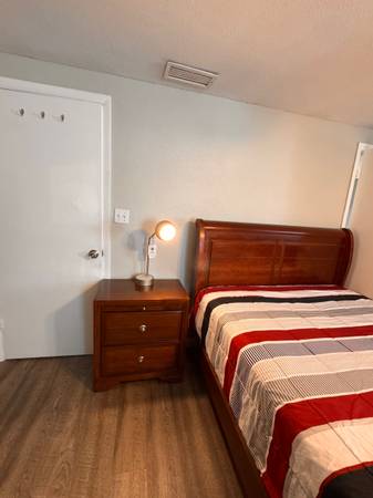 $1,100 / 1br - Newly Remodeled Efficiency for rent (Holiday)63991085026819122