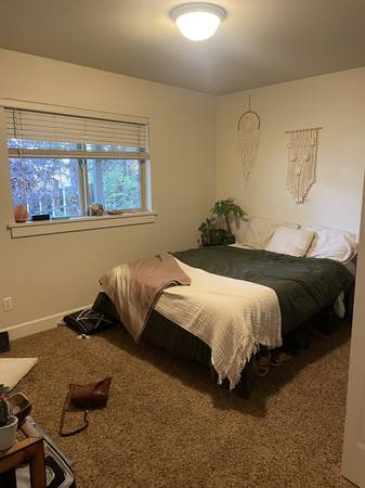 $800 / 3br - Room for rent, Westside, $800+utilities (Bend Westside)63839294377347122