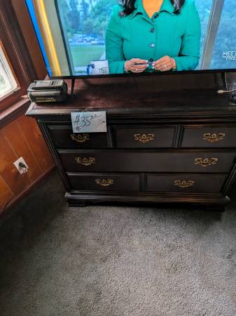 3 drawer dresser 1