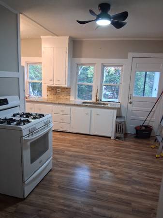 $1900.00 / 4br - 1600ft2 - Spacious 4 Bed Unit in Springfield MA - $1900/mo - Available 10/06/20264017047556739123