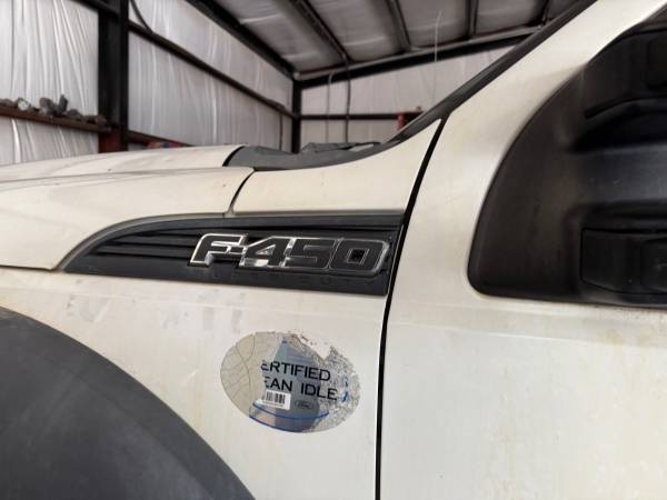 2015 Ford F-450 Crew Cab - Photo 9