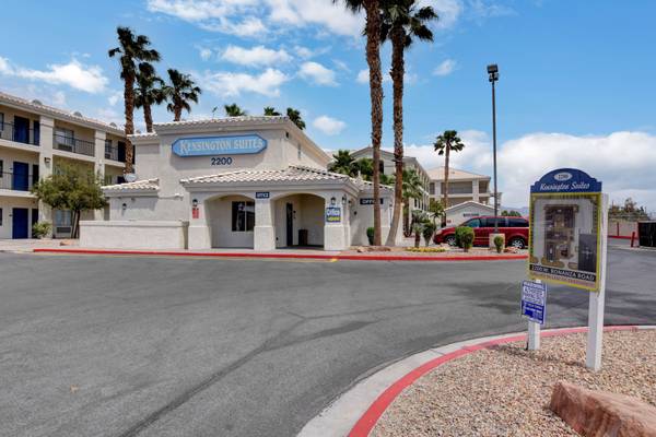 $353 / 1br - 580ft2 - One bedrooms available today! (2200 W. Bonanza Road, Las Vegas, NV)63859500782465121