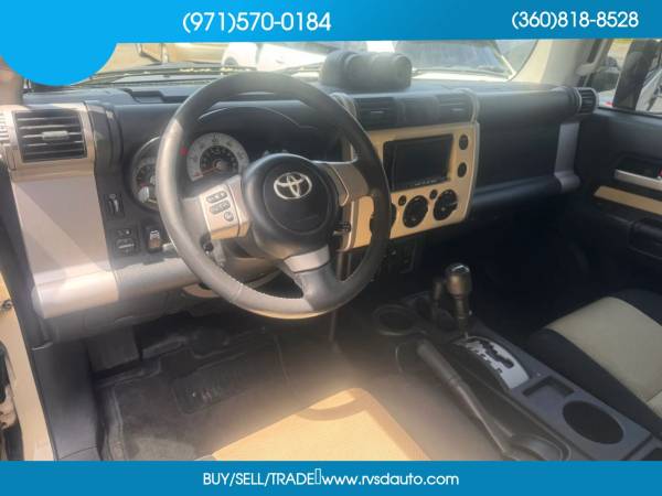 2010 Toyota FJ Cruiser 4x4 - Photo 13