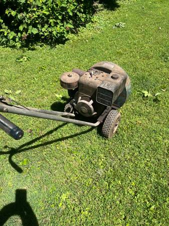 8HP LEAF BLOWER 1