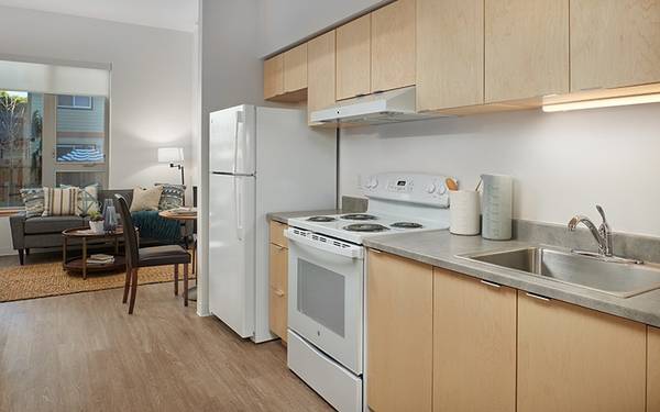 $1,127 / 2br - 750ft2 - Electric Range, Energy Efficient Appliances, Camera Surveillance (9777 NE Glisan St, Portland, OR)63956504032003121