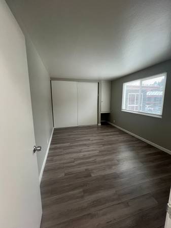 $1,895 / 1br - 650ft2 - 6646#22 Upstairs 1 Bedroom unit! Newly Renovated! Large Bright Windows (oakland hills / mills)64049798663427120