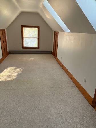 $2,150 / 1br - 900ft2 - 3rd Floor Newton Victorian House - Quiet Use only! (Newton)63863135395203123