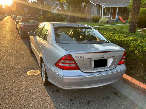 Mercedes-Benz C350 de 2006, color plateado, interior negro, 2 mandos funcionales - 3500 USD (mountain view)63617509200771121