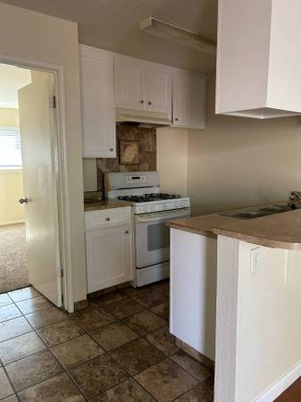 Small apartment complex close to downtown Lodi. One bedroom downstair 1
