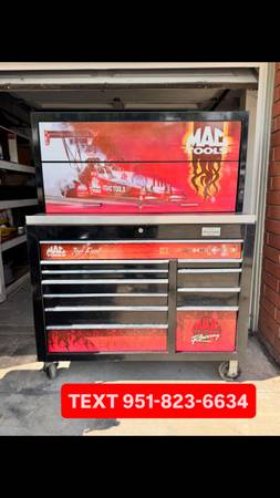 Large MAC racing tool box 1