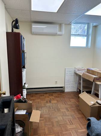 $800 / 375ft2 - Two room office with large closet (Holliston)63863135227139121