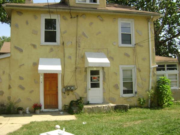 $1,199 / 2br - Casa adosada de 2 dormitorios (Halethrope)63694609808257120