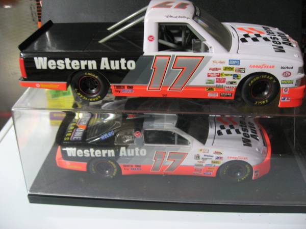 Darrell Waltrip 1/18 Scale Diecast Western Auto Parts America 1