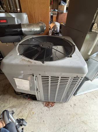 Central Air Conditioner + Upflow Furnace – Working – Approx. 4–5 Years Old 1