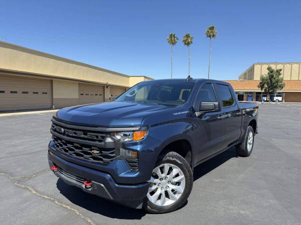2023 Chevrolet Silverado 1500 Custom - Photo 3