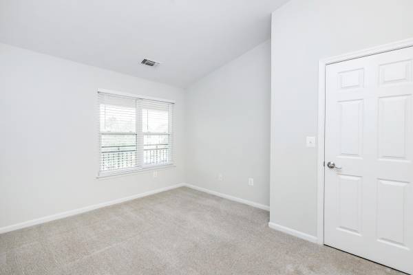 $1,797 / 1br - 546ft2 - On-site Maintenance, Picnic Area with Barbecue, 1B/1B (20300 River Ridge Terrace, Ashburn, VA)64040025022209124