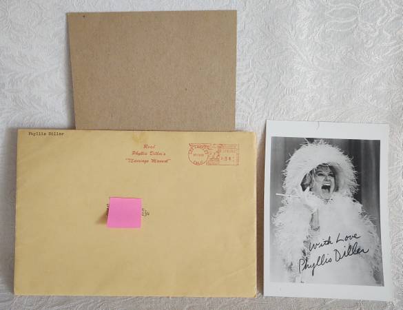 Vtg Phyllis Diller Autographed B&W Photograph Orig Envelope 1967 1