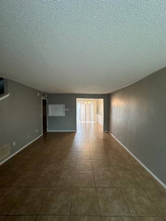 $1,025 / 2br - 1120ft2 - 11429 N May Avenue (NW OKC)63670484553601121