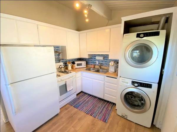 $4,300 / 2br - 2 Bedroom/1 Bath Beach Home for Rent (Encinitas)63865931173507120