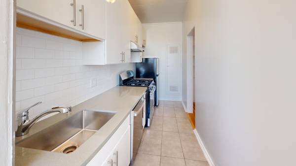 $5,445 / 1br - 897ft2 - Amazing View! Spacious Updated 1BR/1BA + Den Laundry On Site (north beach / telegraph hill)64000754110339121