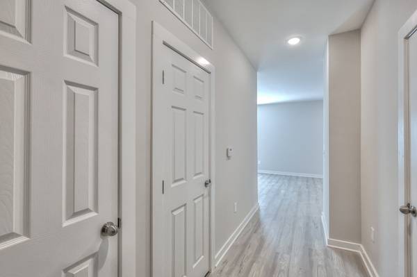 $1,365 / 1br - 🚨 Great Deal Alert at East Forest Park! 🚨 (Dickson)63680175615361123