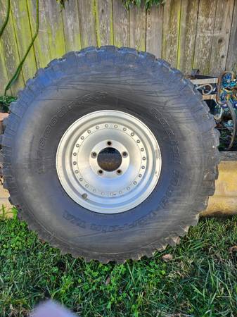 BFG tire and rim 35x12.50R15LT 1