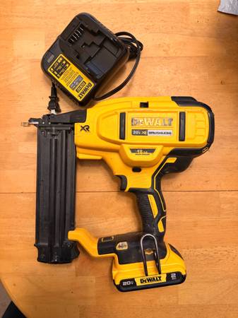 Dewalt 18 gauge Trim nailer 20v XR 1